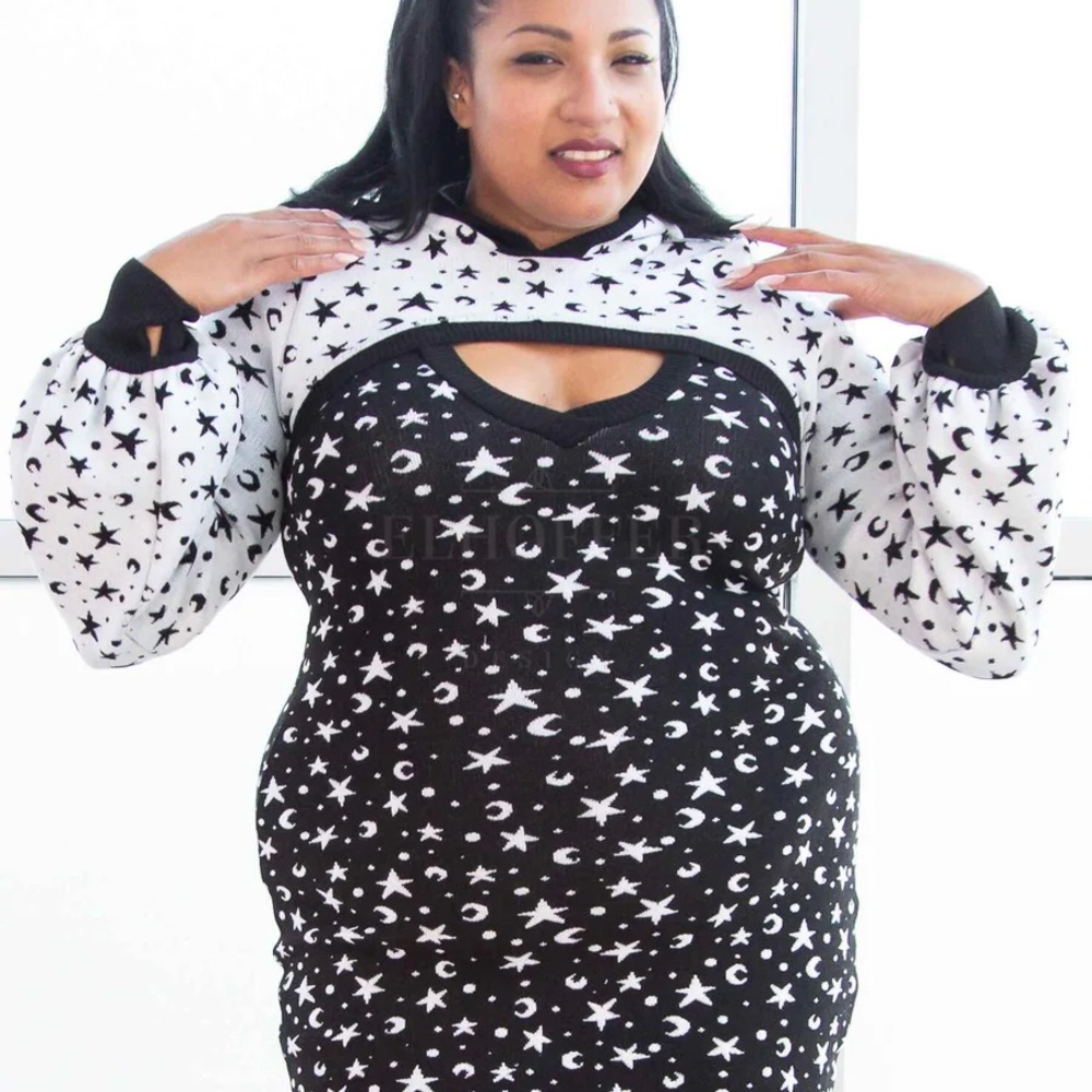 Celestial Black and White Crop Pullover Sweater